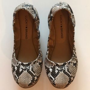 New lucky brand flats